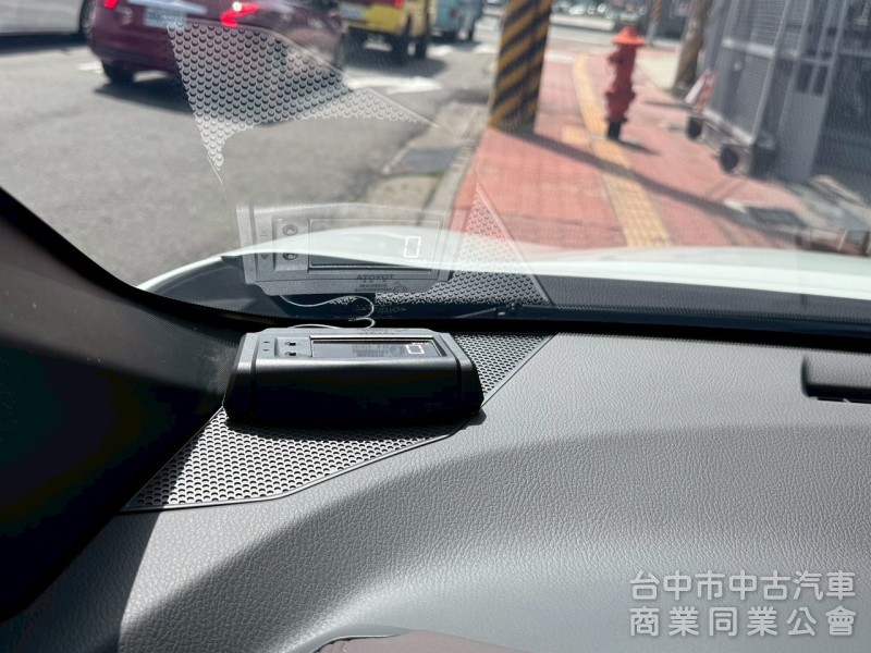2019 CHR 1.2豪華 跑七萬多公里