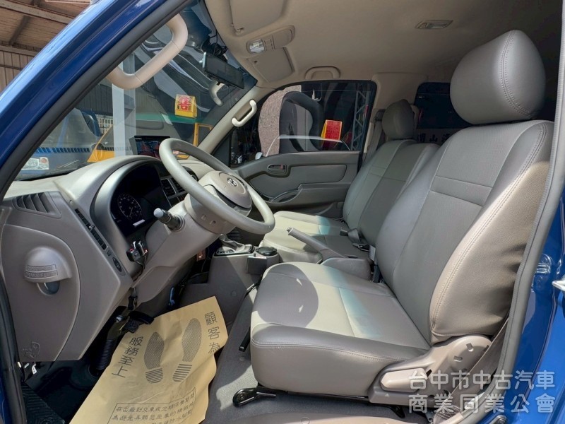 2022/11 小霸王 雙廂自排 跑三萬多公里
