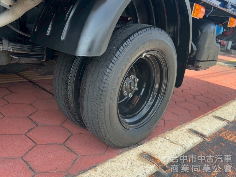 2022/11 小霸王 雙廂自排 跑三萬多公里