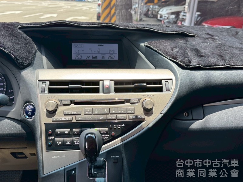 2014 RX450h 跑22萬公里