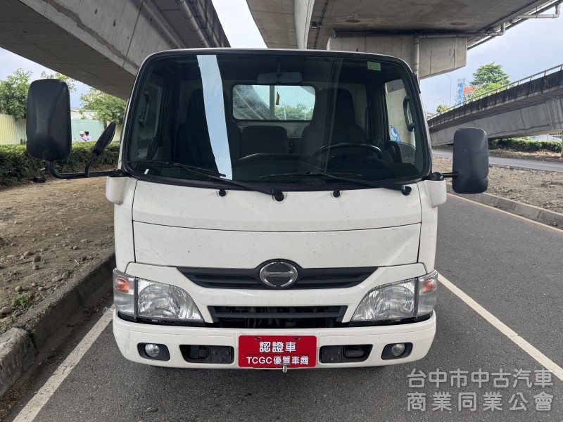 2017 Hino300 跑37萬 11.5呎