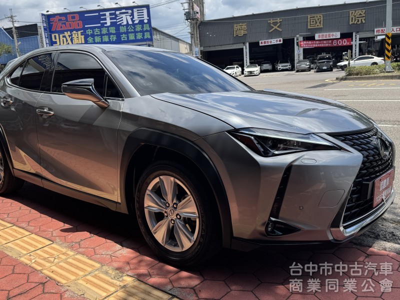 2019 UX200 跑四萬多公里