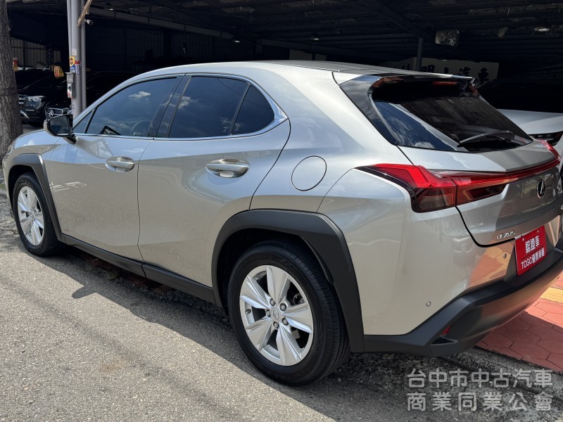 2019 UX200 跑四萬多公里