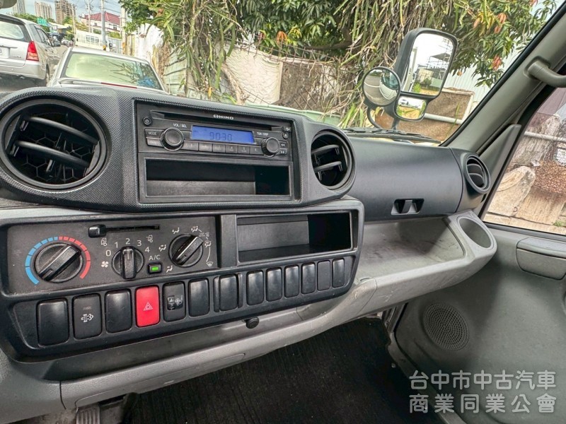 2017 Hino300 11.5呎