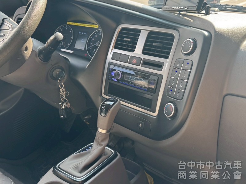 2022 雙廂小霸王 自排 跑三萬多公里