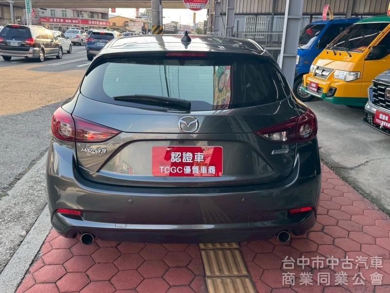 2018 Mazda 3 旗艦 跑六萬