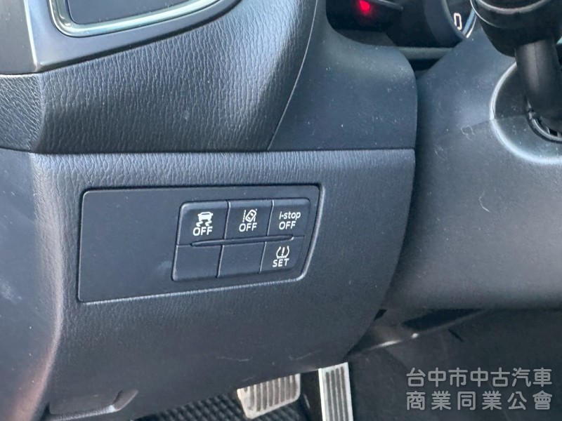 2018 Mazda 3 旗艦 跑六萬
