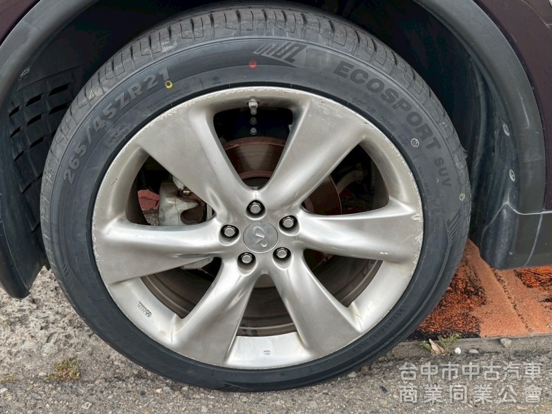 2010 FX35 跑九萬多公里