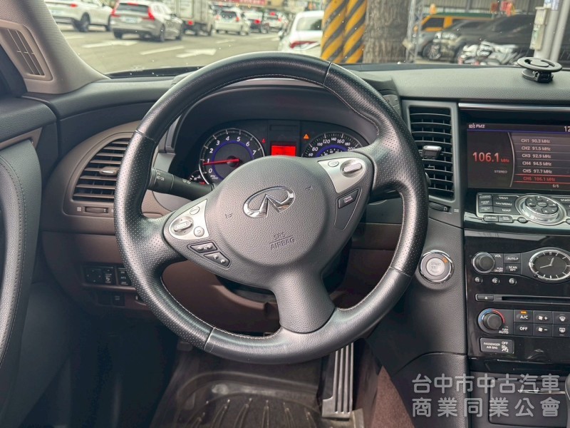 2010 FX35 跑九萬多公里