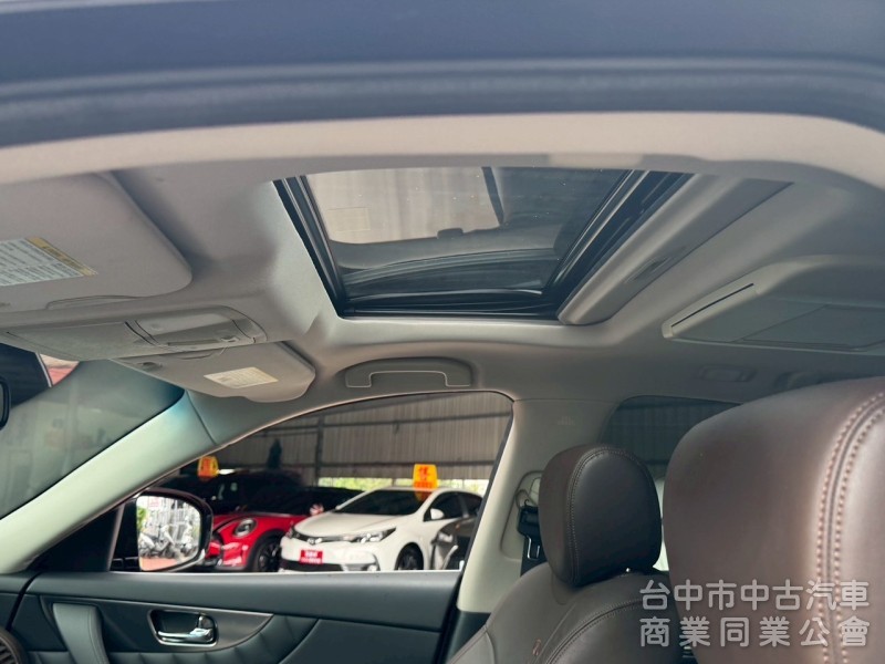 2010 FX35 跑九萬多公里