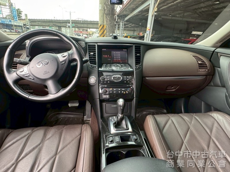 2010 FX35 跑九萬多公里