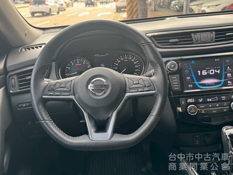 2018 X-Trail 玩美影音版 跑六萬