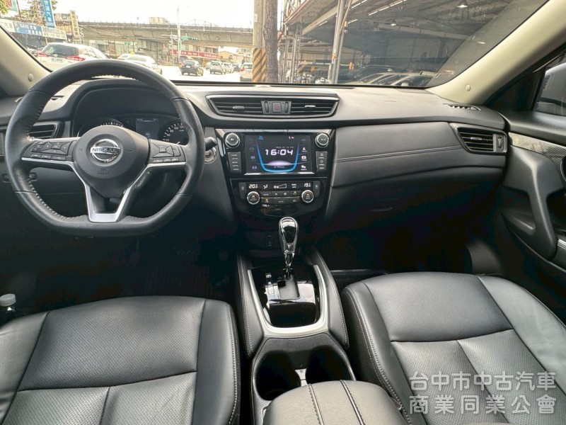 2018 X-Trail 玩美影音版 跑六萬