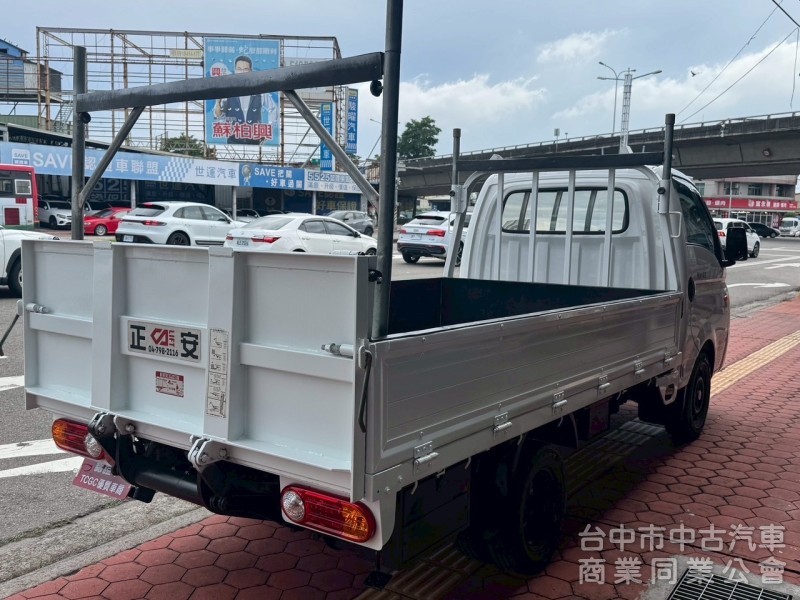 2021 小霸王 自排 標準 跑13萬多公里