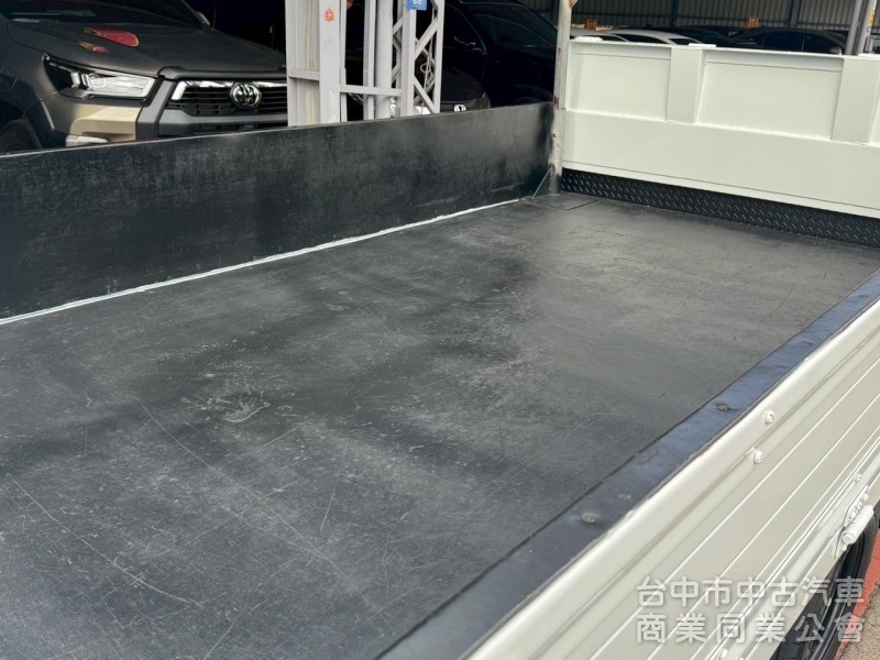 2021 小霸王 自排 標準 跑13萬多公里