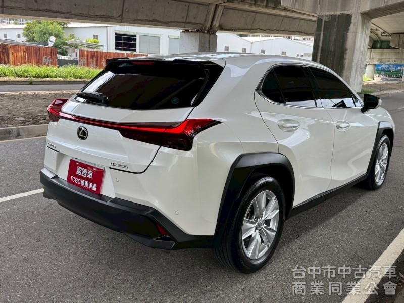 2019 UX200 跑四萬多公里
