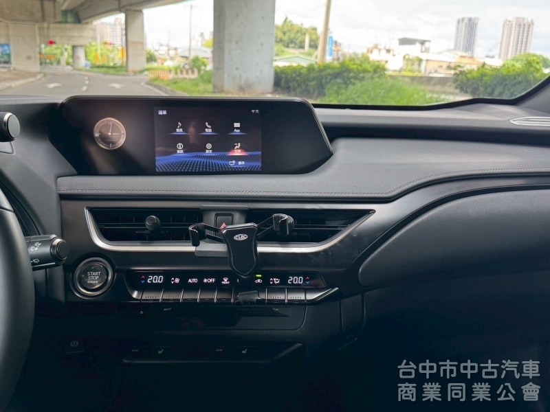 2019 UX200 跑四萬多公里