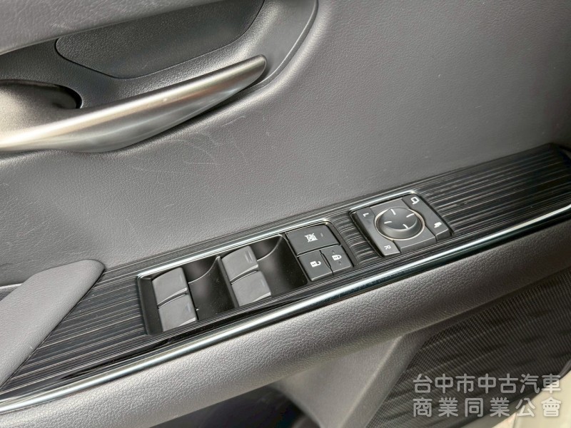 2019 UX200 跑四萬多公里