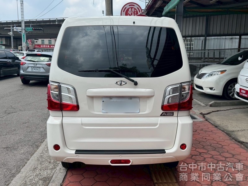 2023 A180 八人 自排 跑九千多公里