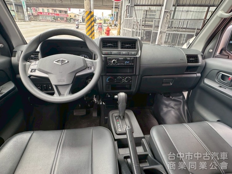 2023 A180 八人 自排 跑九千多公里
