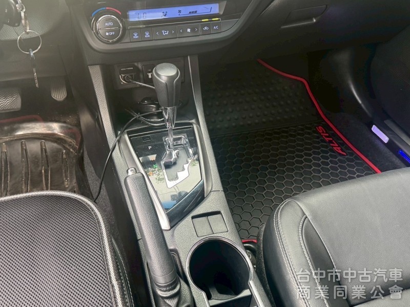 2014 Altis 1.8 跑八萬多公里