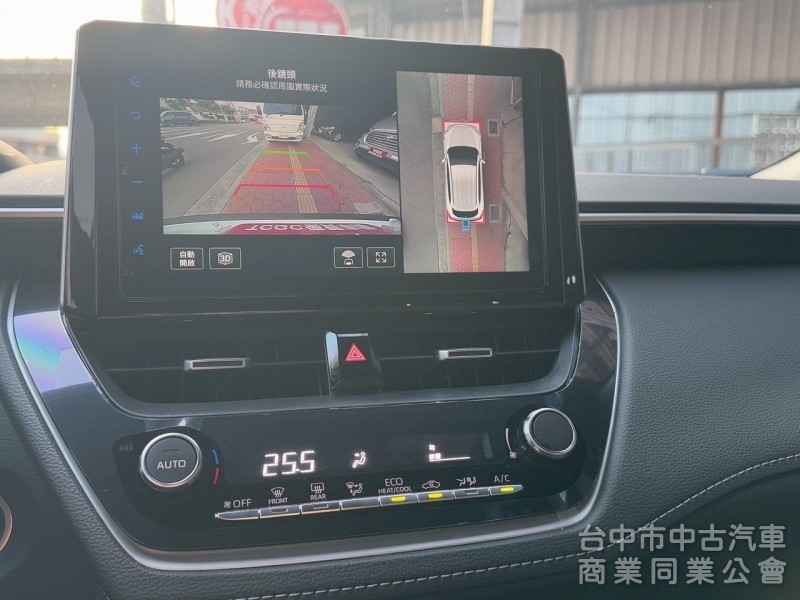 2025 Cross 油電 尊爵 跑一萬