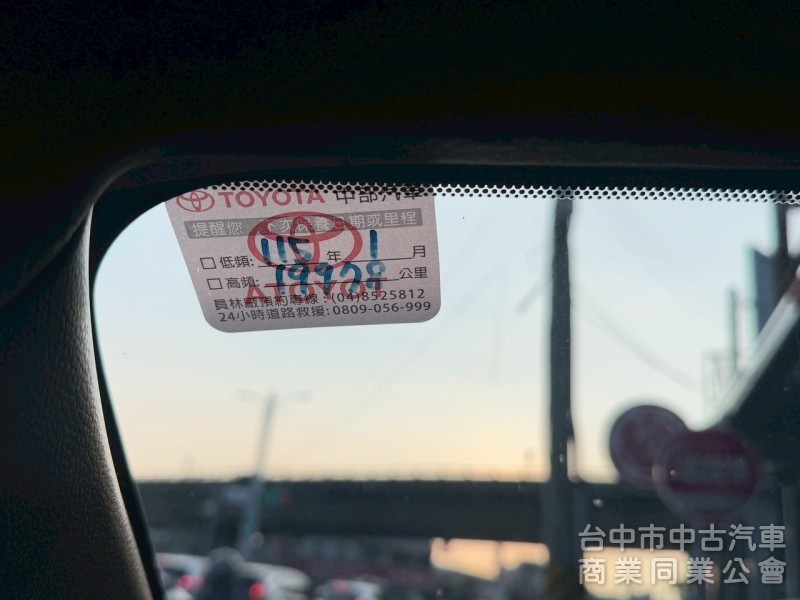 2025 Cross 油電 尊爵 跑一萬