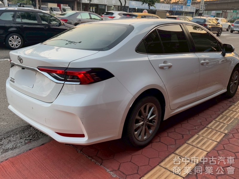 2021 Altis 豪華 跑四萬
