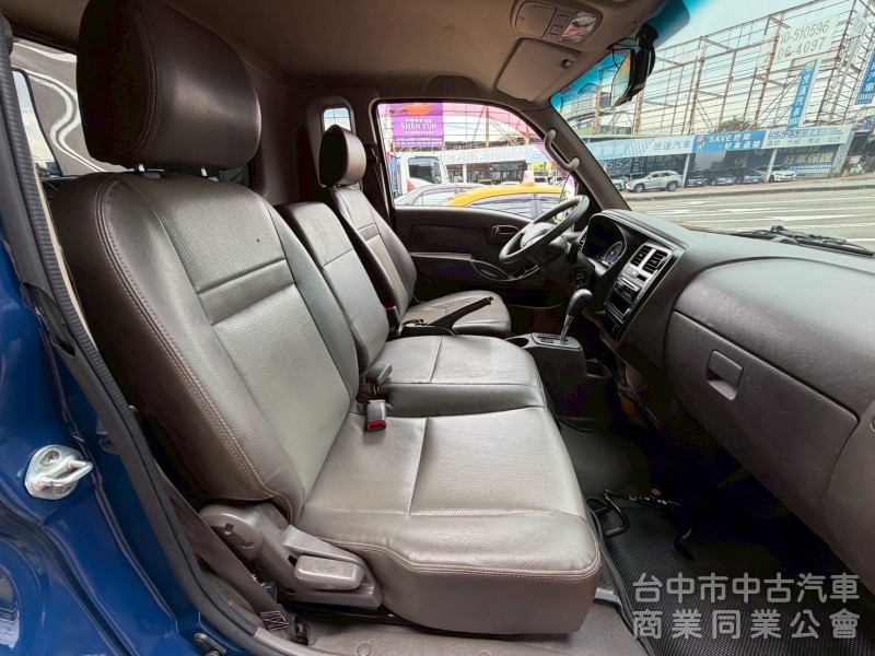 2019 小霸王 自排 跑八萬多 大單廂