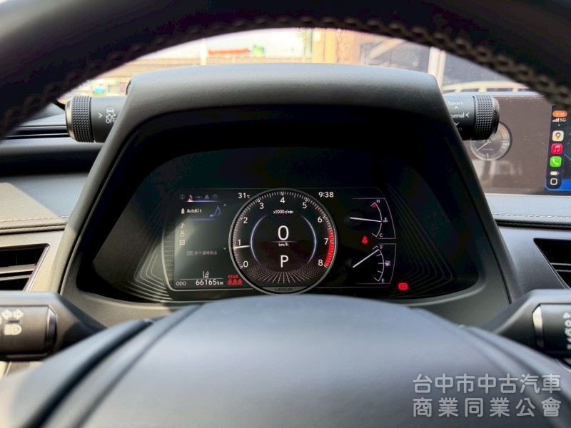 2020 UX200 菁英 plus 跑六萬多公里