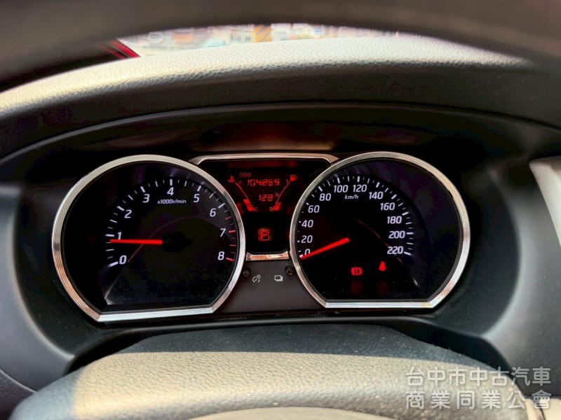 2018 Livina 1.6 行家皮椅版