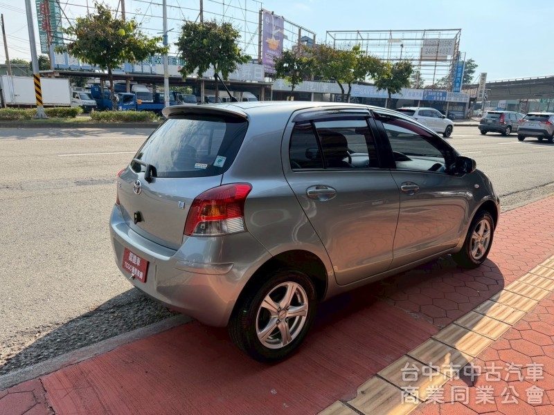 2012 Yaris 1.5 里程三萬多公里