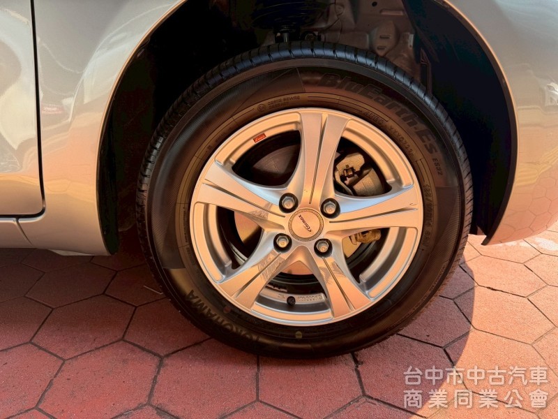 2012 Yaris 1.5 里程三萬多公里