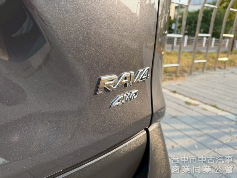 2020 Rav4 4WD跑六萬