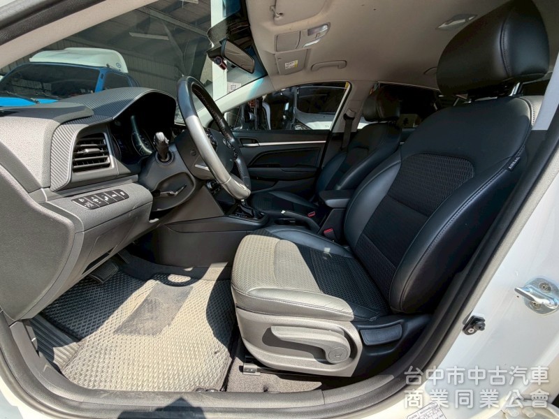 2019 Elantra 1.6旗艦 跑七萬多公里