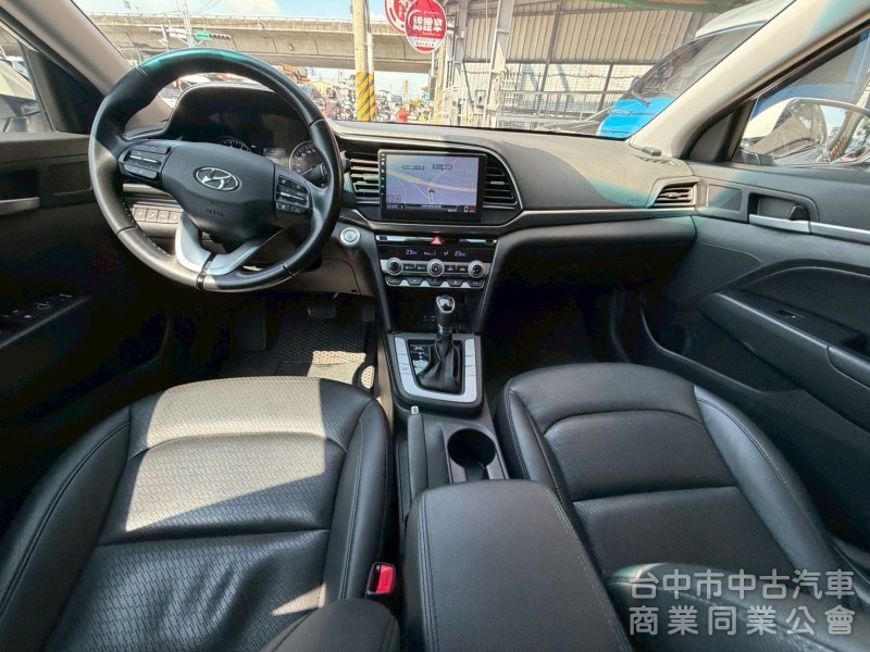 2019 Elantra 1.6旗艦 跑七萬多公里