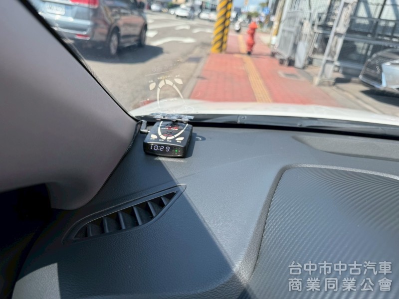 2019 Elantra 1.6旗艦 跑七萬多公里