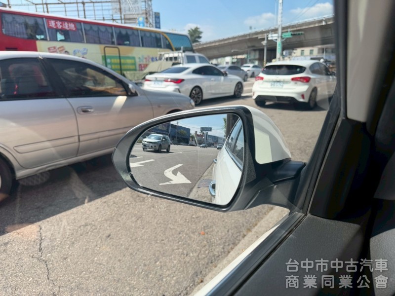 2019 Elantra 1.6旗艦 跑七萬多公里