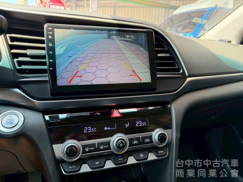 2019 Elantra 1.6旗艦 跑七萬多公里