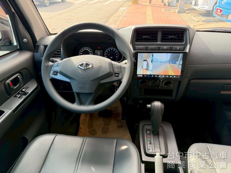 2023 A180自排 八人座 跑兩萬公里