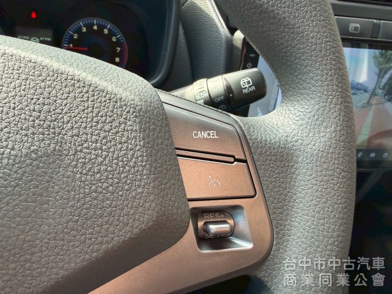 2023 A180自排 八人座 跑兩萬公里