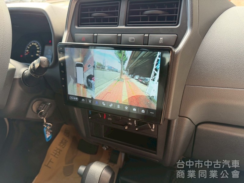 2023 A180自排 八人座 跑兩萬公里