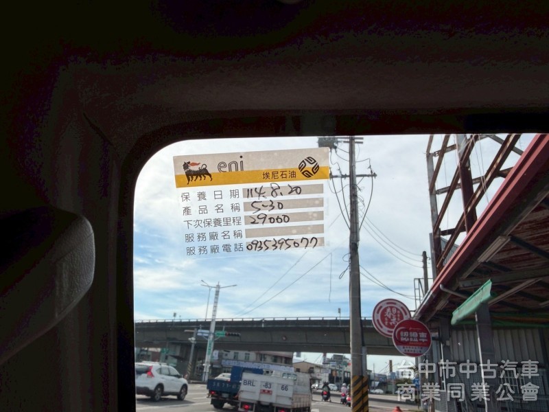 2023 A180自排 八人座 跑兩萬公里