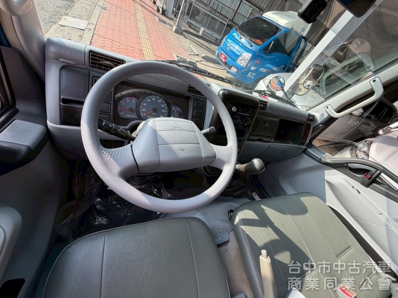 2010 堅達貨車 跑33萬多公里