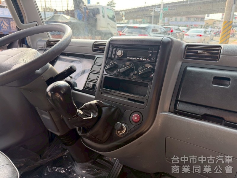 2010 堅達貨車 跑33萬多公里