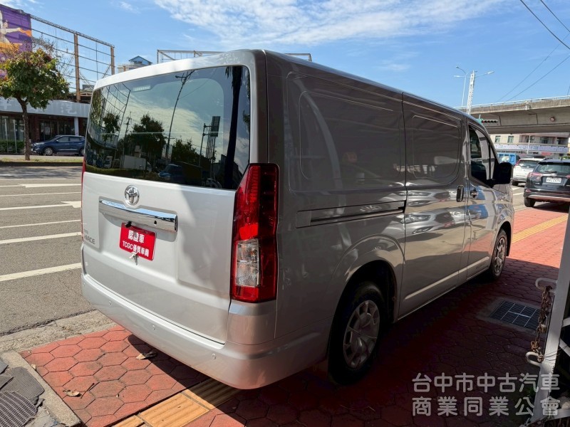 2022 Hiace 跑一萬多公里