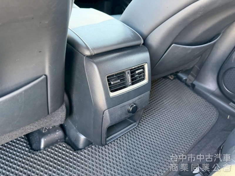 2016 RX200t 跑八萬多