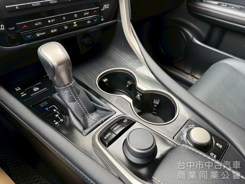 2016 RX200t 跑八萬多公里