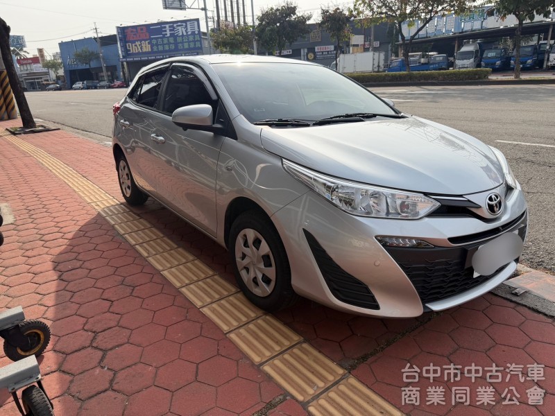 2019 Yaris 雅緻版 跑六萬多公里