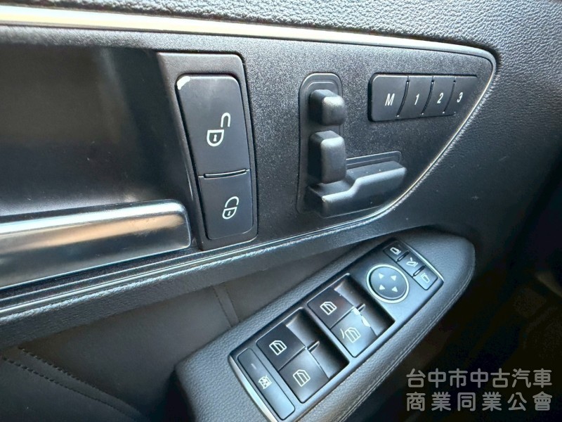 2012 E200總代理跑八萬多公里